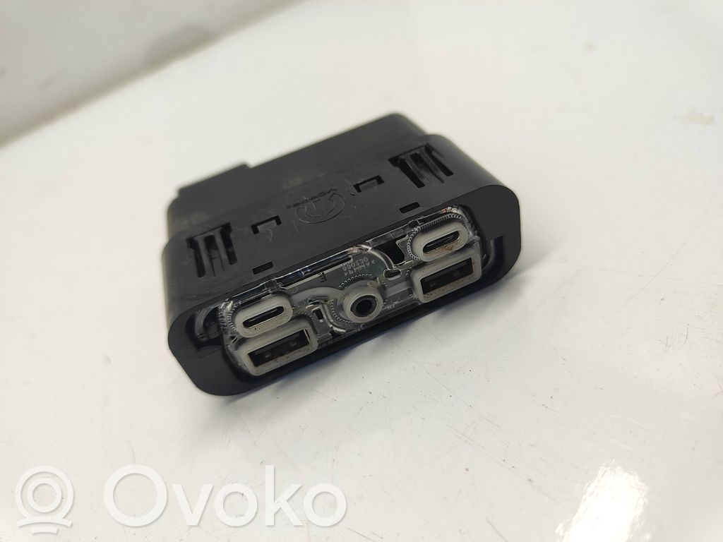 Разъем USB   53466960,P68397498AE,T3309F0209,68272254AA,68272254AB,68272254AC,68272254AD,68272254AE,68397498AE