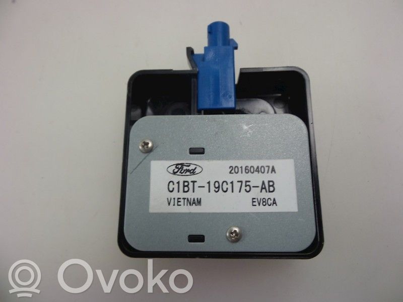 Ford Fiesta Pystyantennivahvistin 