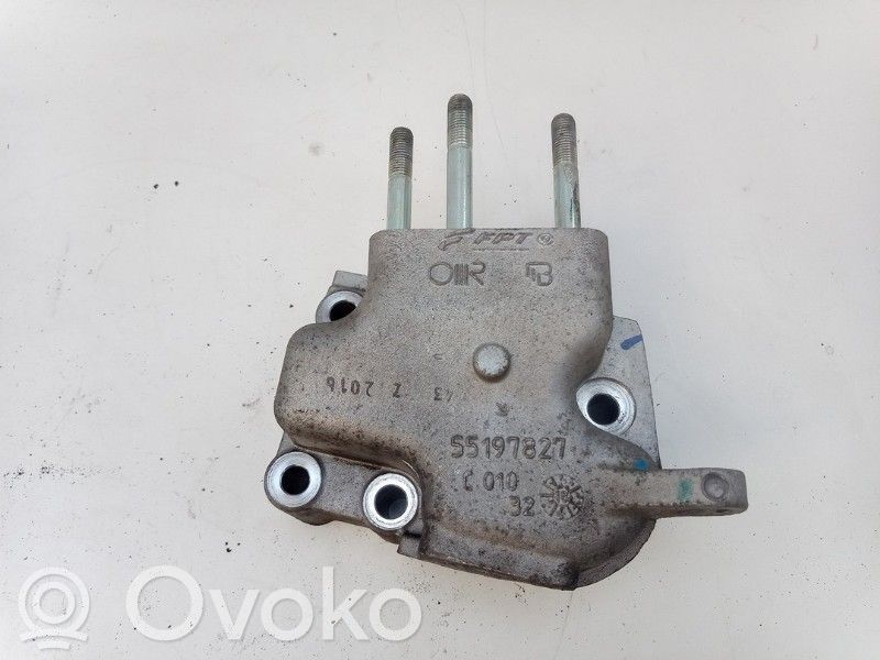 Fiat 500 Engine mount bracket 