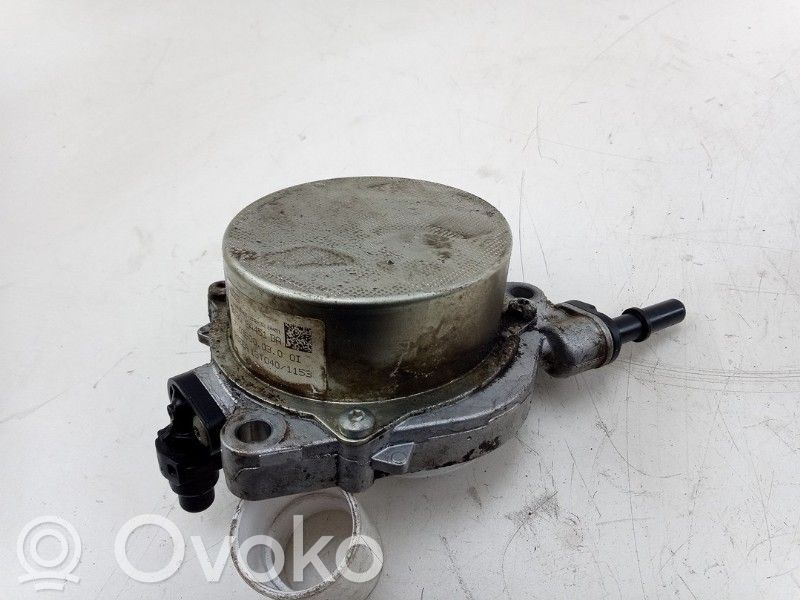 Land Rover Defender Vacuum pump 