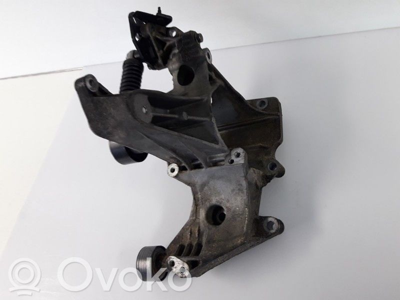 Renault Megane I Engine mount bracket 
