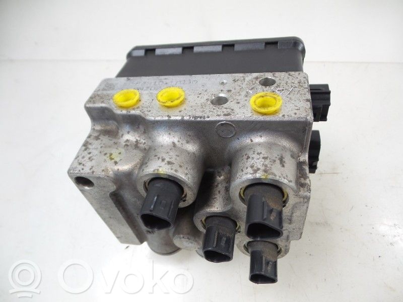 Toyota Prius (XW10) Bomba de ABS 