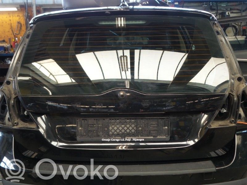 Volvo V70 Tylna klapa bagażnika 