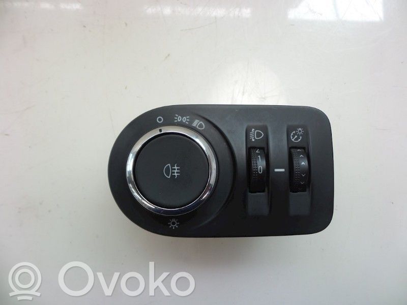 Light switch   13470443,13470443
