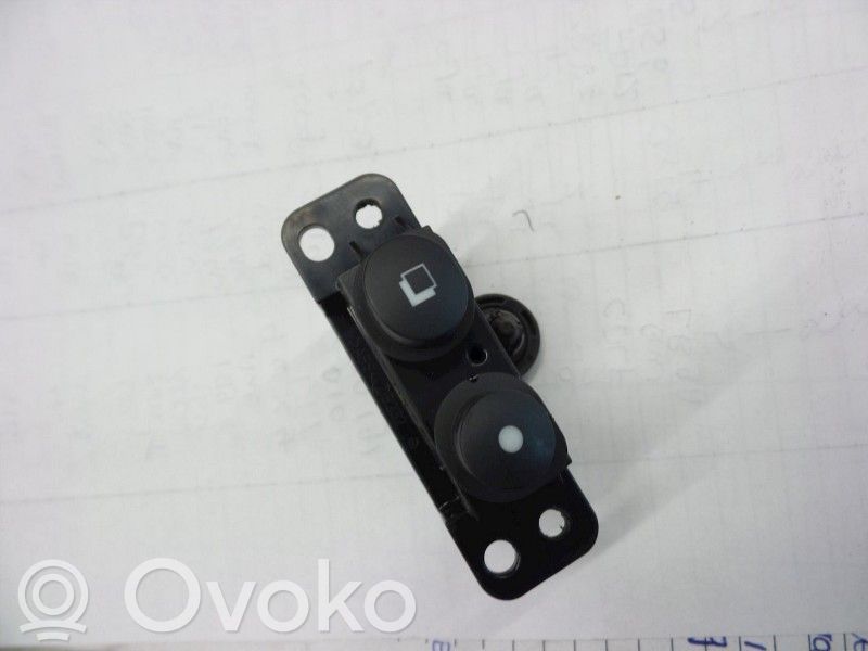 Nissan Micra C+C Altri interruttori/pulsanti/cambi 