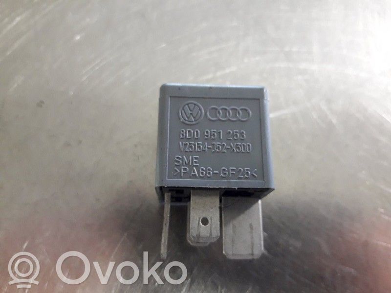 Audi A8 S8 D2 4D Alte relee 