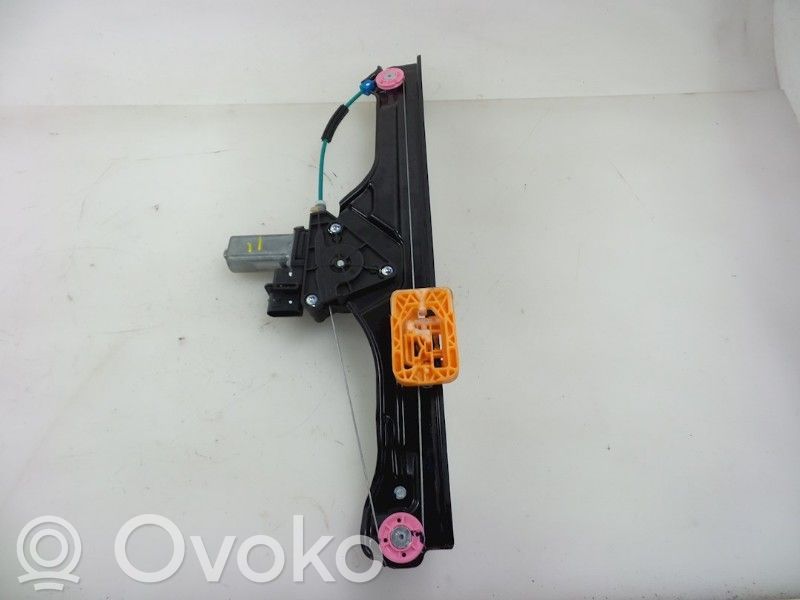 BMW 2 F45 Manualny podnośnik szyby drzwi przednich 