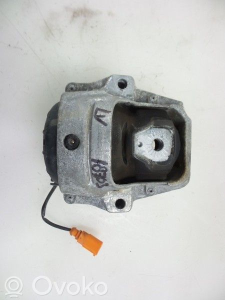 Audi A5 8T 8F Supporto di montaggio del motore 