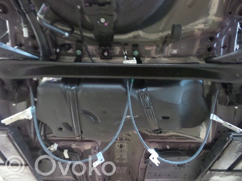 Mazda 2 Depósito de combustible 