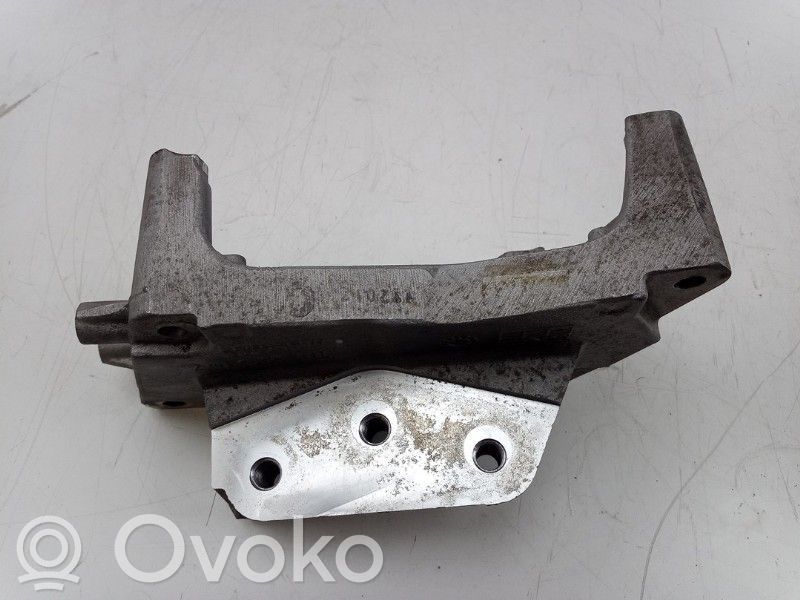 Opel Corsa E Подушка двигателя 