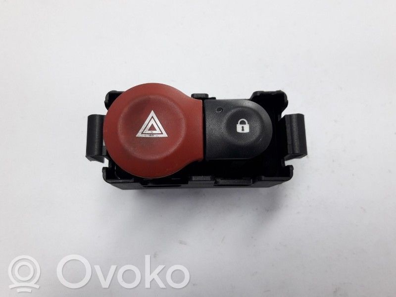 Hazard light switch   8200214896,8200214896