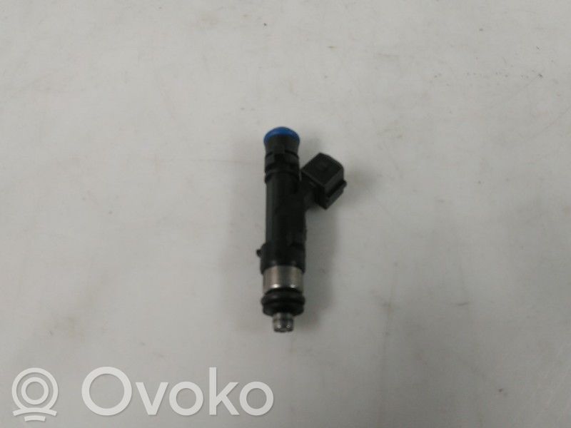 Opel Astra J Polttoainesuutin 
