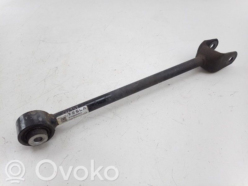 Querlenker hinten   P104444400A,1044444400A,1044444400A,P104444400A