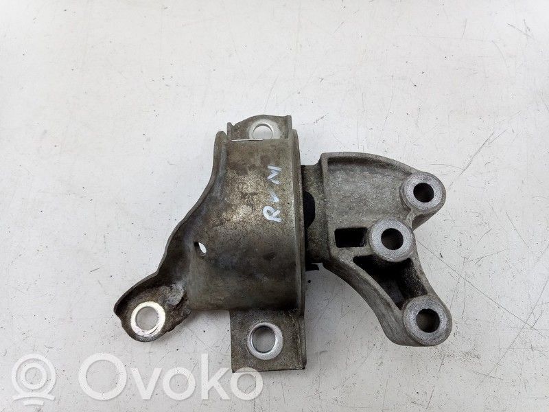 Fiat 500 Engine mount bracket 