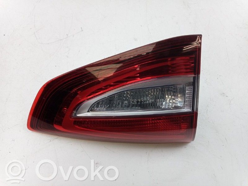 Ford C-MAX II Luz trasera/de freno