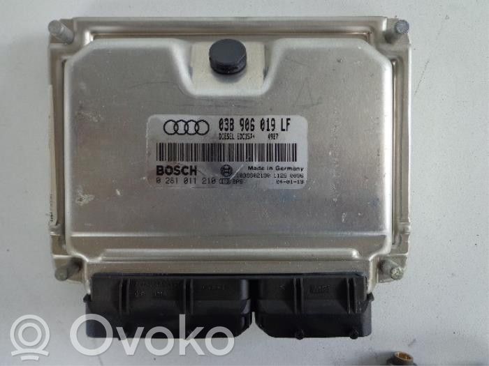 Audi A4 S4 B6 8E 8H Polttoaineen ruiskutuksen ohjainlaite/moduuli