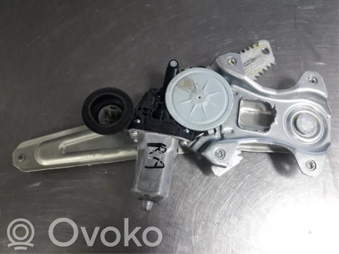 Daihatsu Sirion Mecanismo para subir la puerta trasera sin motor