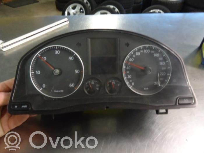 Volkswagen Golf V Geschwindigkeitsmesser Cockpit