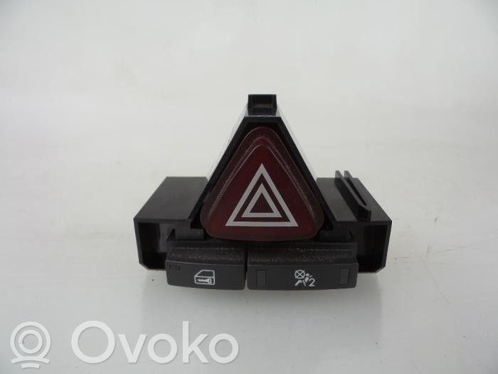 Opel Corsa D Hätävilkkujen kytkin 