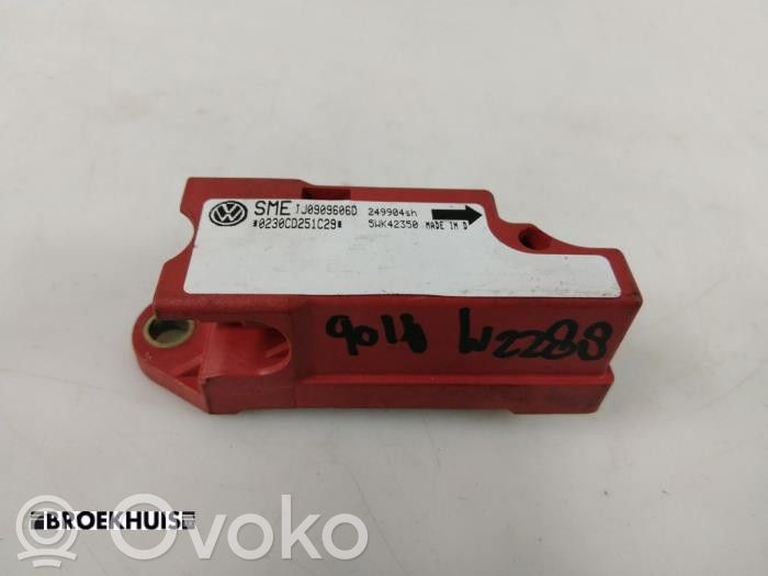 Volkswagen Golf IV Czujnik uderzenia Airbag 