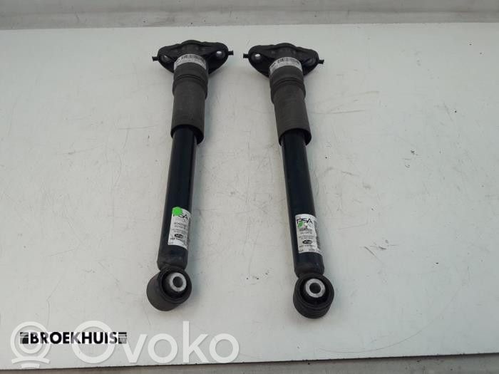 Opel Corsa F Jousisarja ja iskunvaimentimet (edessä ja takana) 