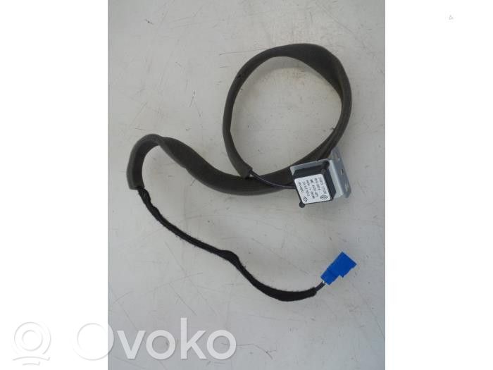 Renault Clio IV GPS-pystyantenni