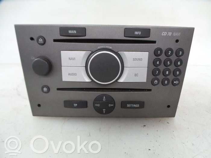 Opel Vivaro Panel / Radioodtwarzacz CD/DVD/GPS 