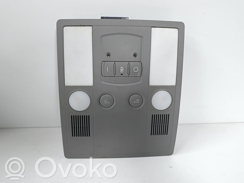 Audi A8 S8 D3 4E Takaistuimen valo 