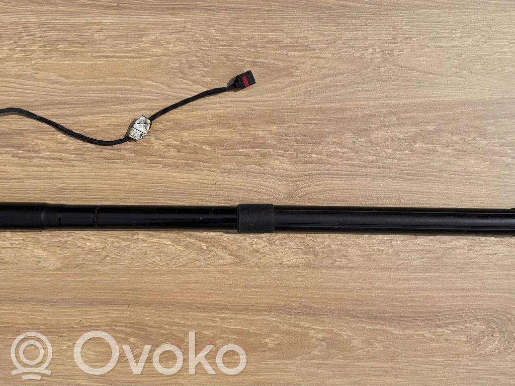 Volvo V60 Amortyzator / Siłownik tylnej klapy bagażnika 