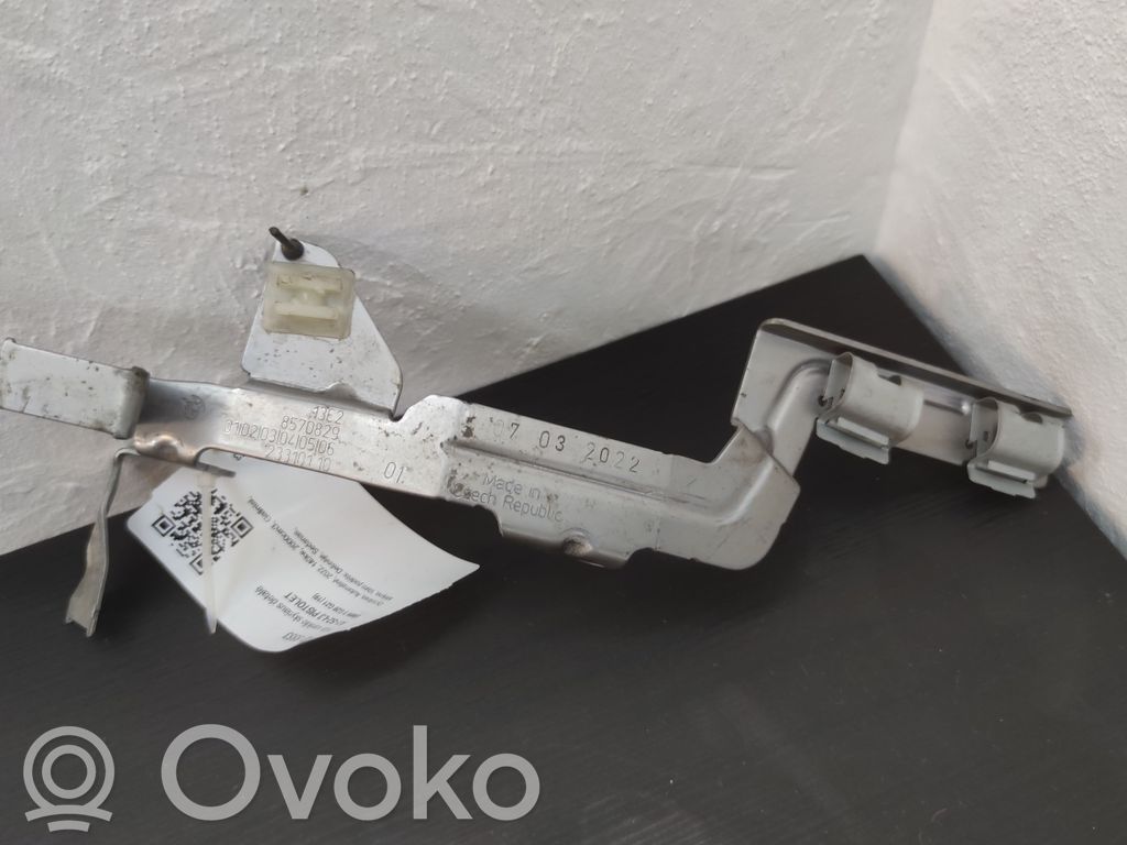 BMW 3 G20 G21 Cita veida dzinēja nodalījuma detaļa 