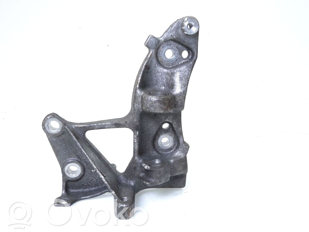 Volvo V50 Generator/alternator bracket 