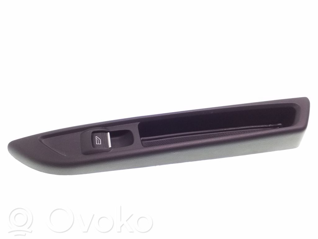 Electric window control switch   AV11R226A37B