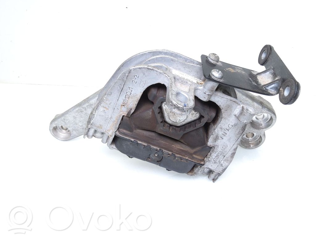 Volkswagen Golf VII Engine mount bracket 