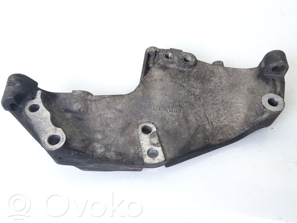Renault Trafic II (X83) Generator/alternator bracket 