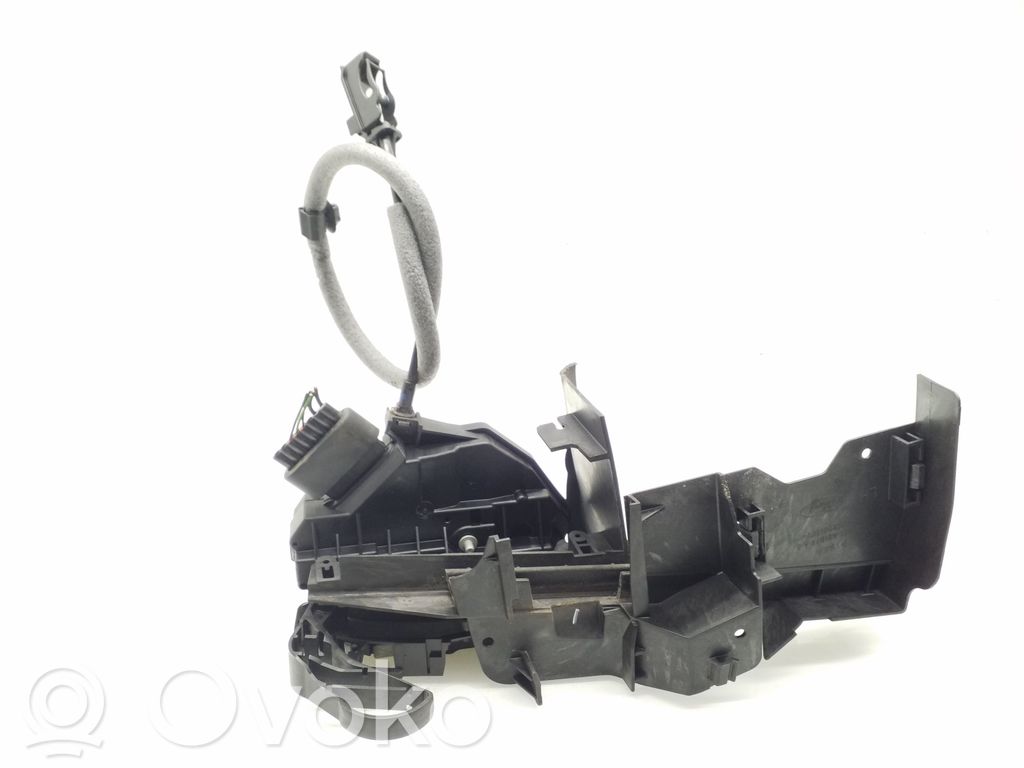 Ford Focus Priekšpusē slēdzene 