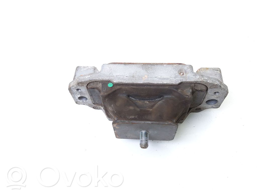 Mitsubishi Outlander Engine mount bracket 