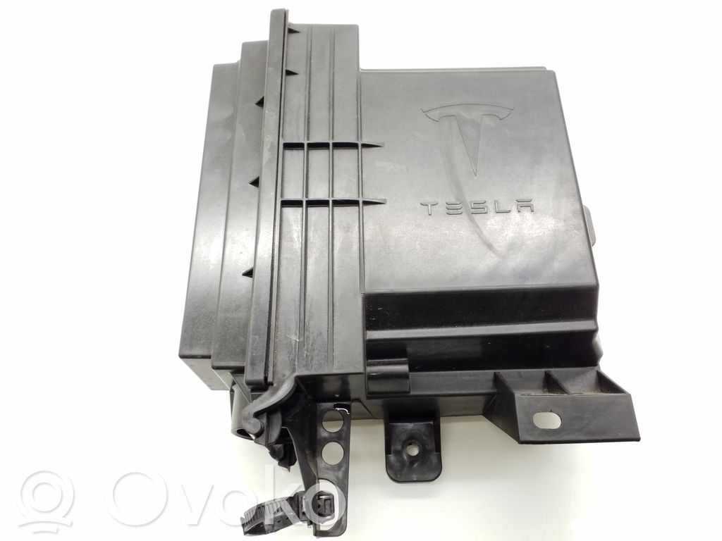 Tesla Model X Other control units/modules 