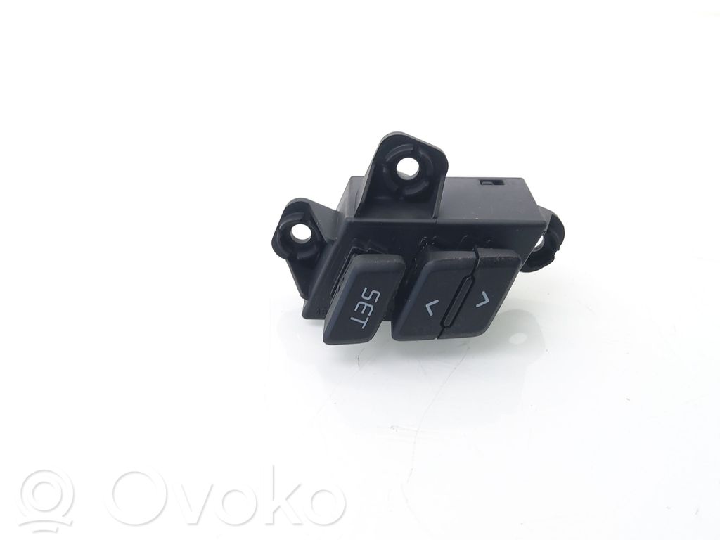 KIA Ceed Cruise control switch 