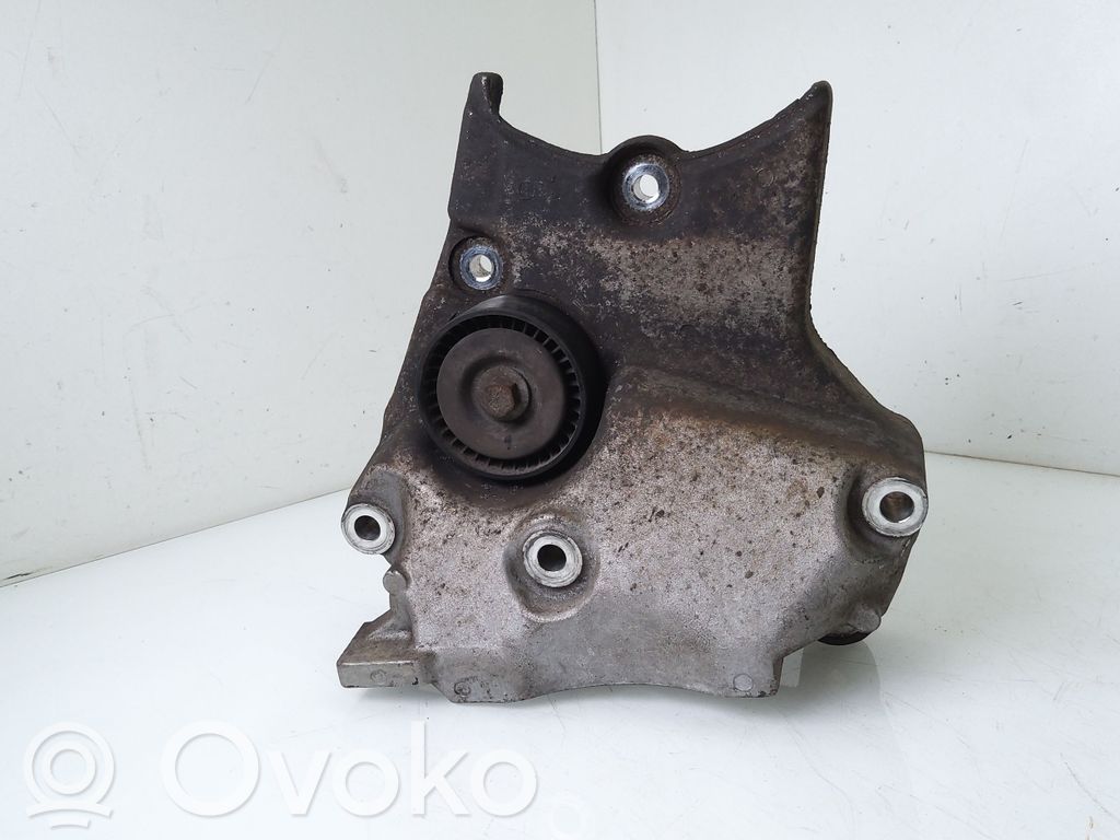 Opel Insignia A Engine mounting bracket 
