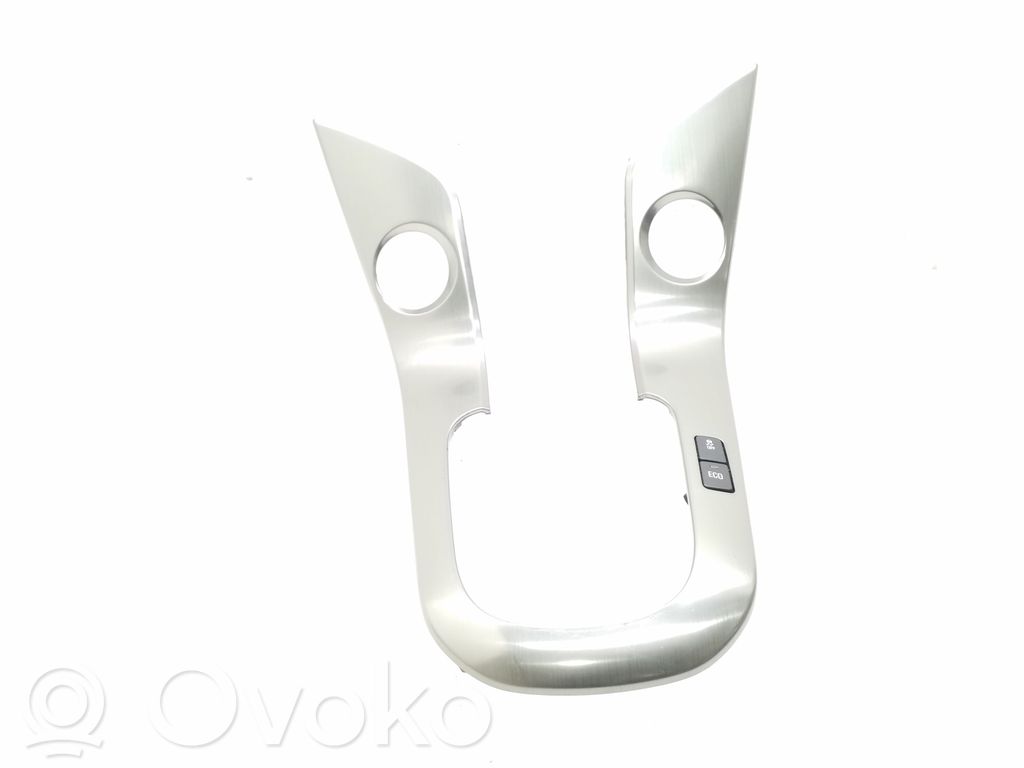 Chevrolet Cruze Kita centrinė konsolės (tunelio) detalė 