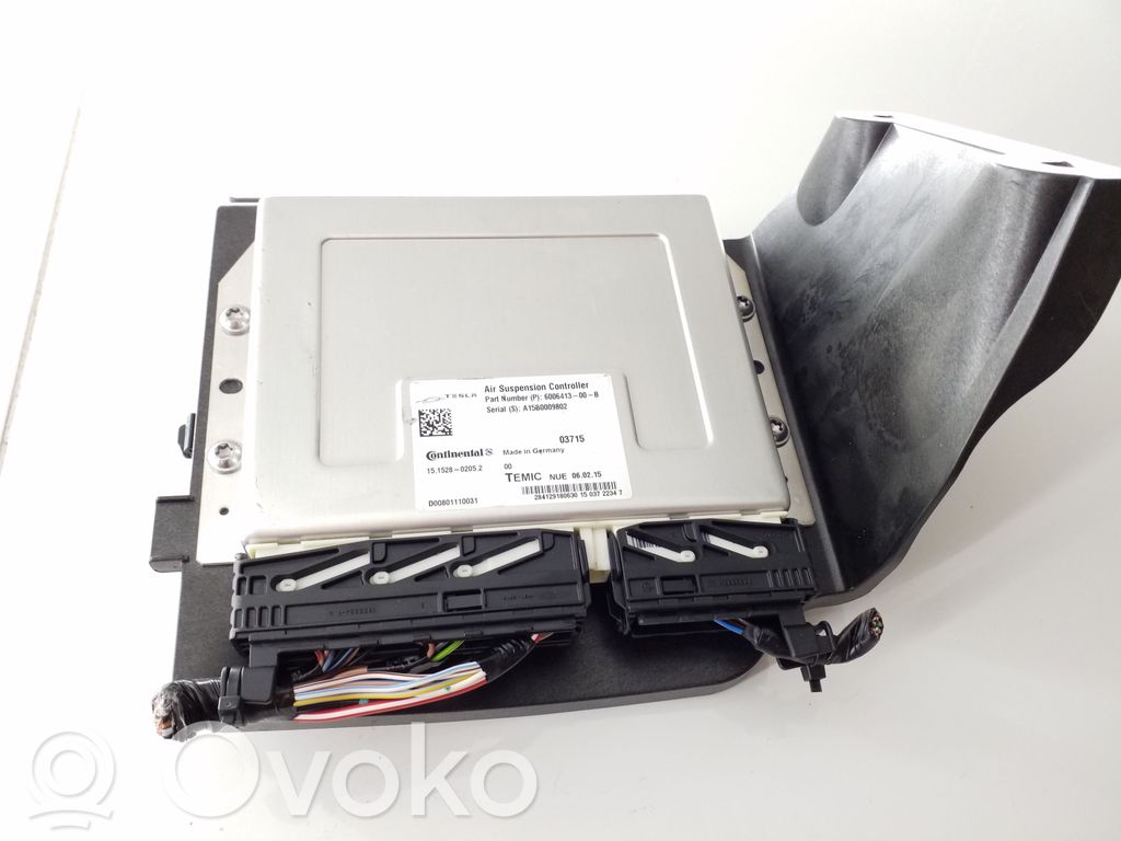 Tesla Model S Air suspension control unit module (rear) 