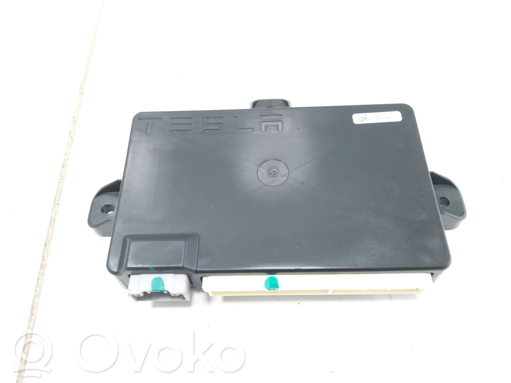 Tesla Model X Door control unit/module 