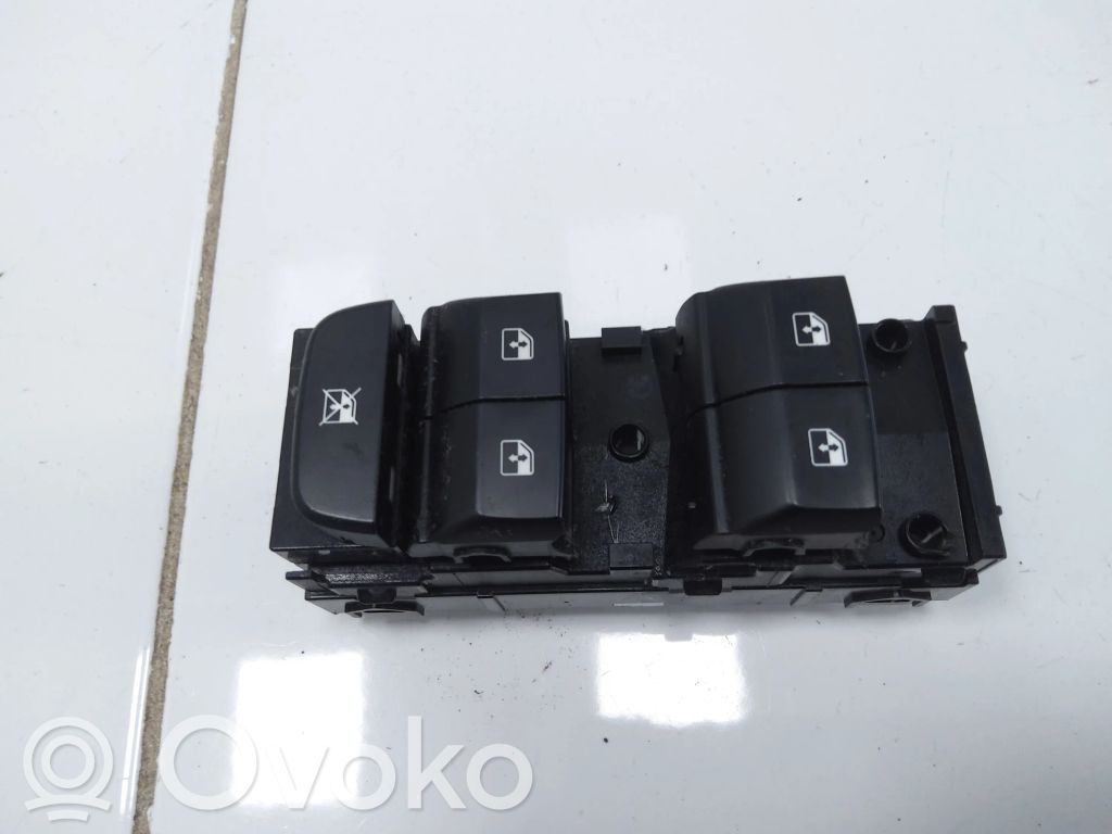 KIA Ceed Electric window control switch 