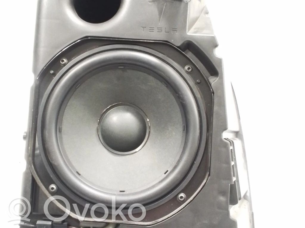 Tesla Model 3 Altavoz subwoofer 