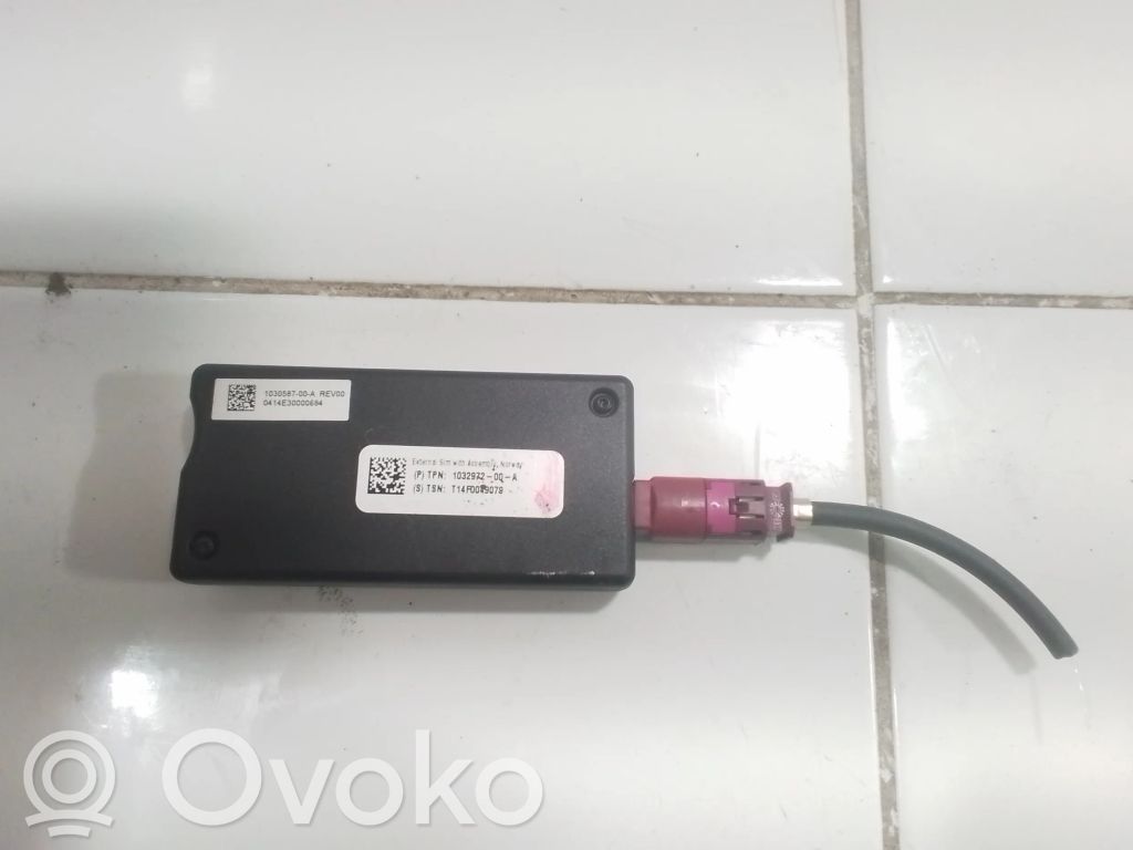 Tesla Model S Amplificateur d'antenne 