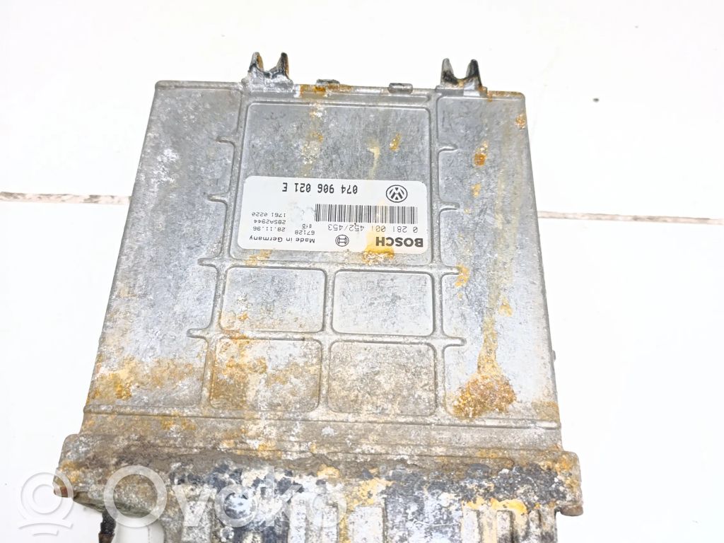 Volkswagen Transporter - Caravelle T4 Engine control unit/module 