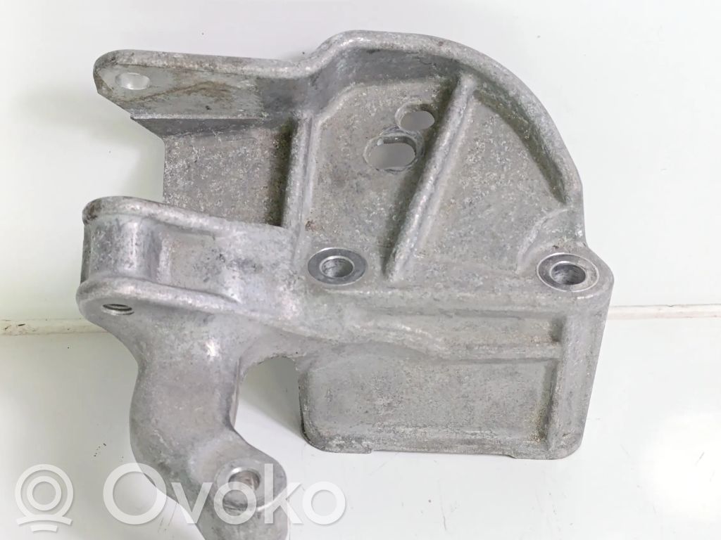 Volvo V40 Cross country Engine mount bracket 