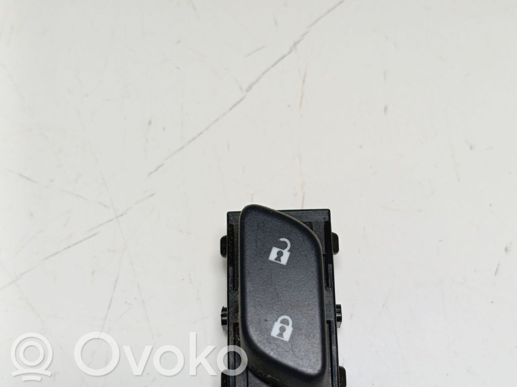 Central locking switch button   22899704