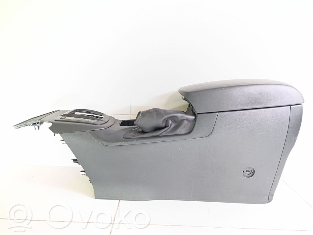 Mazda CX-5 Center console 