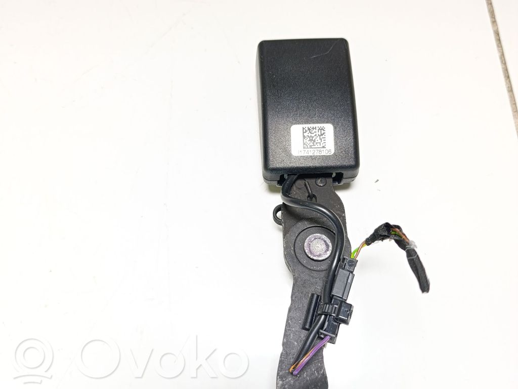 BMW 5 G30 G31 G38 Klamra tylnego pasa bezpieczeństwa 